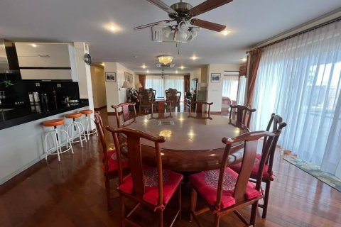 House in Pattaya, Thailand 6 bedrooms № 123563 - photo 6