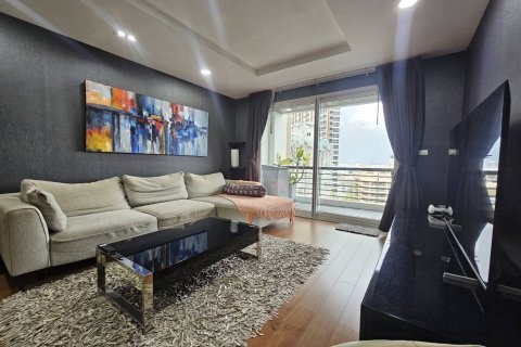 Condo in Pattaya, Thailand, 2 bedrooms  № 123564 - photo 1