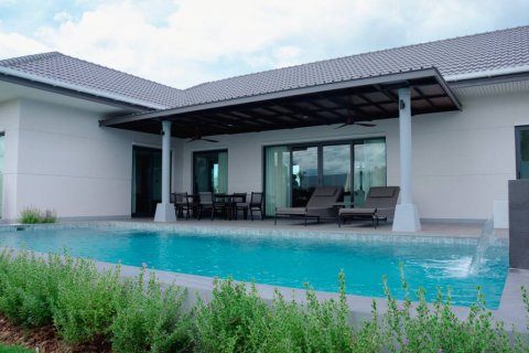 Villa in Hua Hin, Thailand 3 bedrooms № 132797 - photo 2