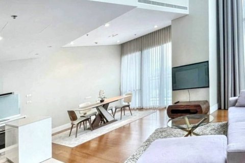 Дуплекс в Бангкоке, Таиланд с 3 спальнями № 132793 - фото 1