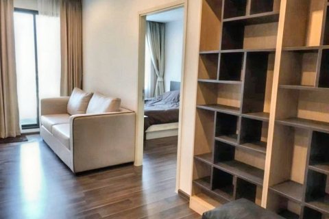 Condo in Samut Prakan, Thailand, 2 bedrooms  № 115770 - photo 1
