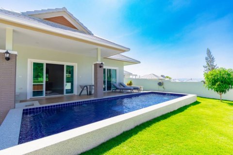 Вилла в Хуа Хине, Таиланд с 3 спальнями  № 132667 - фото 2