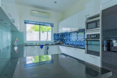 Villa in Cha-am, Thailand 3 bedrooms № 132670 - photo 6