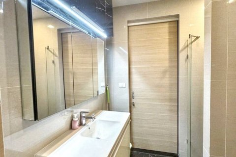 Condo in Bangkok, Thailand, 2 bedrooms  № 125891 - photo 4