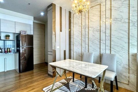 Condo in Bangkok, Thailand, 2 bedrooms  № 125891 - photo 2