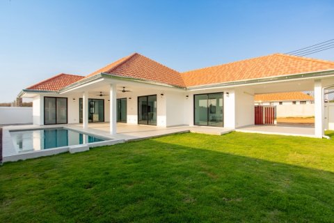 House in Hua Hin, Thailand 3 bedrooms № 126028