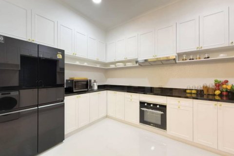 Villa in Pattaya, Thailand 4 bedrooms № 125960 - photo 10