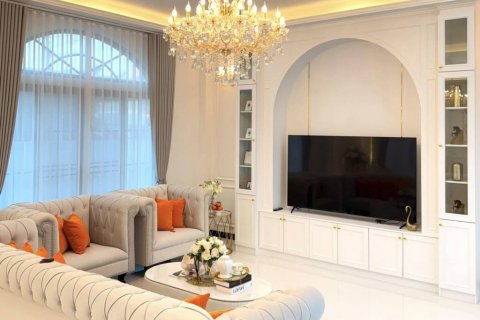 Villa in Pattaya, Thailand 4 bedrooms № 125960 - photo 5