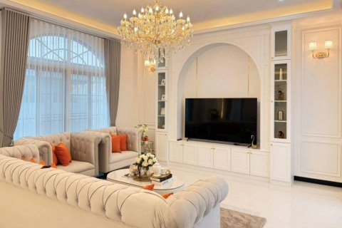 Villa in Pattaya, Thailand 4 bedrooms № 125960 - photo 4