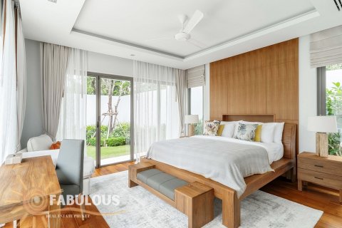 Villa in Phuket, Thailand 3 bedrooms № 124315 - photo 10