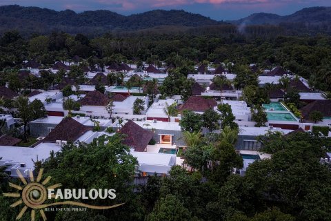 Villa in Phuket, Thailand 3 bedrooms № 124315 - photo 19