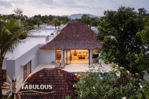 Villa in Phuket, Thailand 3 bedrooms № 124315 - photo 1