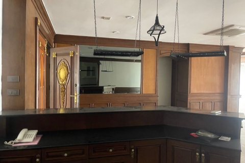 Condo in Watthana, Bangkok, Thailand, 4 bedrooms  № 124041 - photo 15