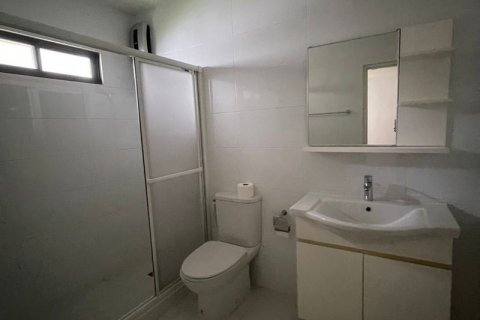 Condo in Watthana, Bangkok, Thailand, 4 bedrooms  № 124041 - photo 8