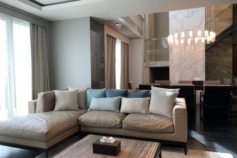 Condo in Khlong Toei, Bangkok, Thailand, 4 bedrooms  № 124046 - photo 15