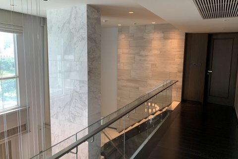 Condo in Khlong Toei, Bangkok, Thailand, 4 bedrooms  № 124046 - photo 3