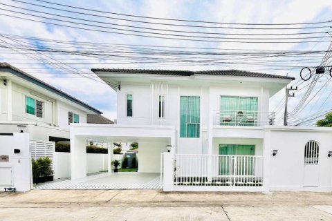 Дом в Паттайе, Таиланд с 3 спальнями № 132825 - фото 1