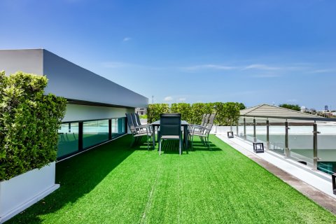 House in Pattaya, Thailand 6 bedrooms № 126933 - photo 7