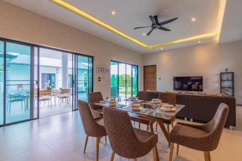 House in Hua Hin, Thailand 3 bedrooms № 125306 - photo 12