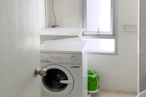 Condo in Phra Khanong, Bangkok, Thailand, 2 bedrooms № 143727 - photo 4