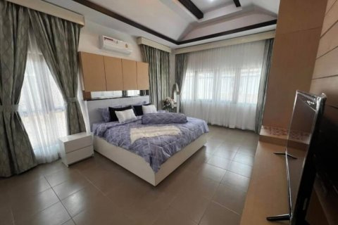 House in Pattaya, Thailand 5 bedrooms № 105021 - photo 9