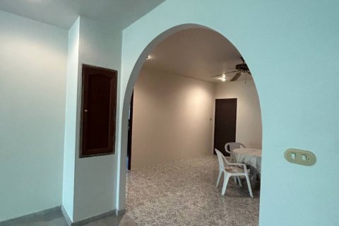 Villa in Karon, Thailand 6 bedrooms № 101878 - photo 6