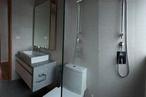 Condo in Bangkok, Thailand, 3 bedrooms  № 144183 - photo 15