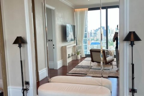 Condo in Watthana, Bangkok, Thailand, 3 bedrooms  № 123928 - photo 6