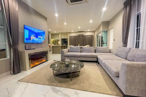 House in Bang Khen, Bangkok, Thailand 4 bedrooms № 123927 - photo 1