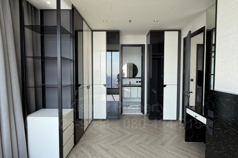 Кондоминиум с 3 спальнями в Кхлонг Сане, Бангкок, Таиланд № 123929 - фото 15