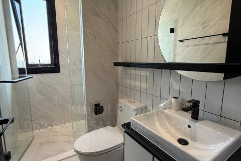 Кондоминиум с 3 спальнями в Кхлонг Сане, Бангкок, Таиланд № 123929 - фото 10