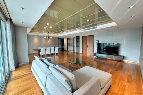 Condo in Khlong Toei, Bangkok, Thailand, 5 bedrooms  № 123923 - photo 10