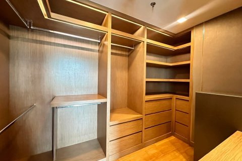Condo in Khlong Toei, Bangkok, Thailand, 5 bedrooms  № 123923 - photo 3