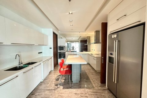 Condo in Khlong Toei, Bangkok, Thailand, 5 bedrooms  № 123923 - photo 6