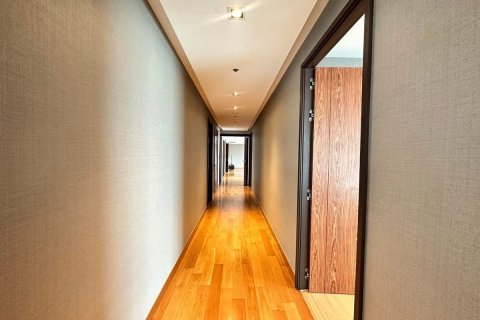 Condo in Khlong Toei, Bangkok, Thailand, 5 bedrooms  № 123923 - photo 2
