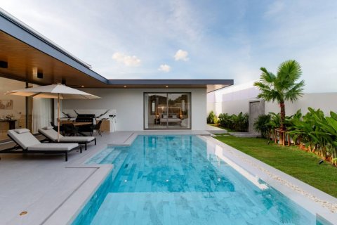 Вилла в Хуа Хине, Таиланд с 4 спальнями  № 119768 - фото 1