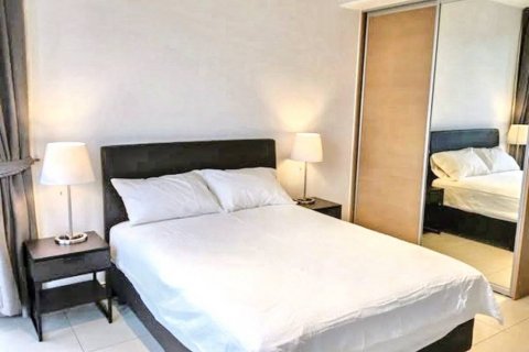 Condo in Bangkok, Thailand, 2 bedrooms  № 119767 - photo 5
