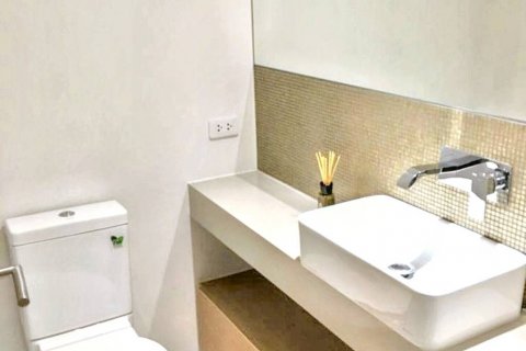 Condo in Bangkok, Thailand, 2 bedrooms  № 119767 - photo 7