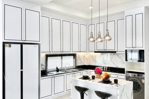 Villa à Pattaya, Thaïlande 4 chambres № 141474 - photo 14