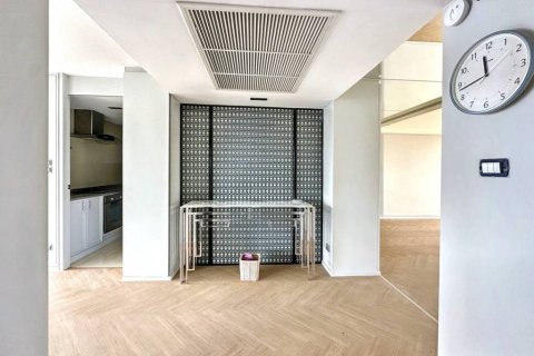 Condo in Bangkok, Thailand, 2 bedrooms № 133043 - photo 4