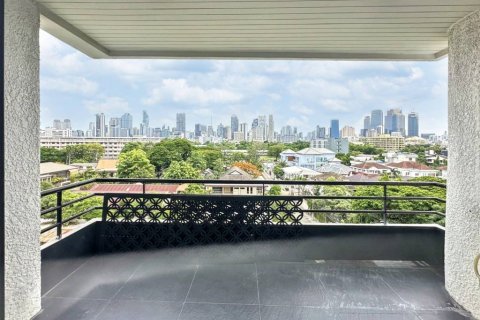 Condo in Bangkok, Thailand, 2 bedrooms № 133043 - photo 7