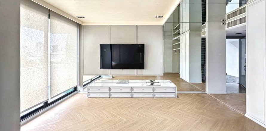 Condo in Bangkok, Thailand, 2 bedrooms № 133043