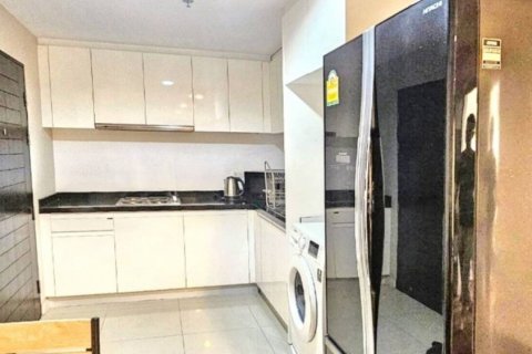 Condo in Huai Khwang, Bangkok, Thailand, 2 bedrooms  № 133045 - photo 8