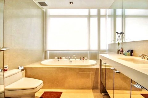 Кондоминиум с 2 спальнями в Бангкоке, Таиланд № 133046 - фото 7