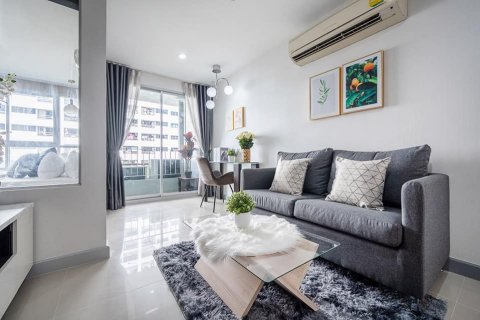 Condo in Bangkok, Thailand, 1 bedroom  № 143657 - photo 1