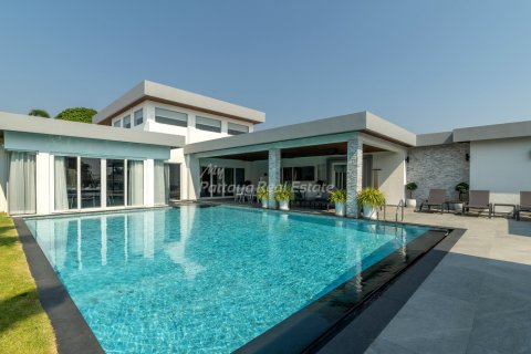 Maison à Bang Lamung, Thaïlande 6 chambres № 123449 - photo 1