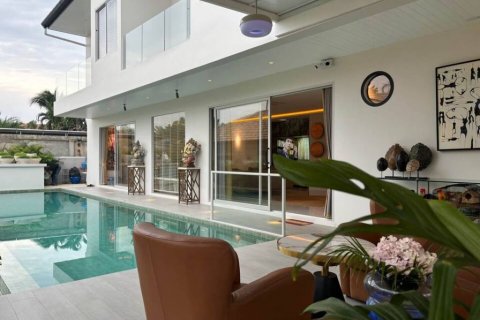 Вилла в Раваи, Таиланд с 3 спальнями  № 105154 - фото 1