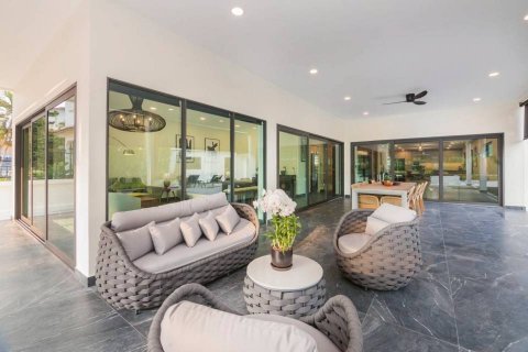 Villa à Pattaya, Thaïlande 4 chambres № 132640 - photo 2