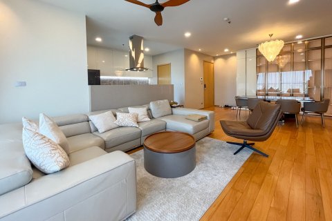 Кондоминиум с 3 спальнями в Ваттхане, Бангкок, Таиланд № 142653 - фото 1