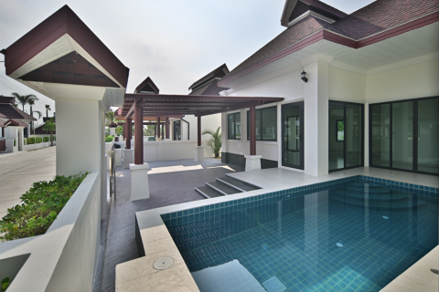 Villa in Hua Hin, Thailand 3 bedrooms № 142654 - photo 3